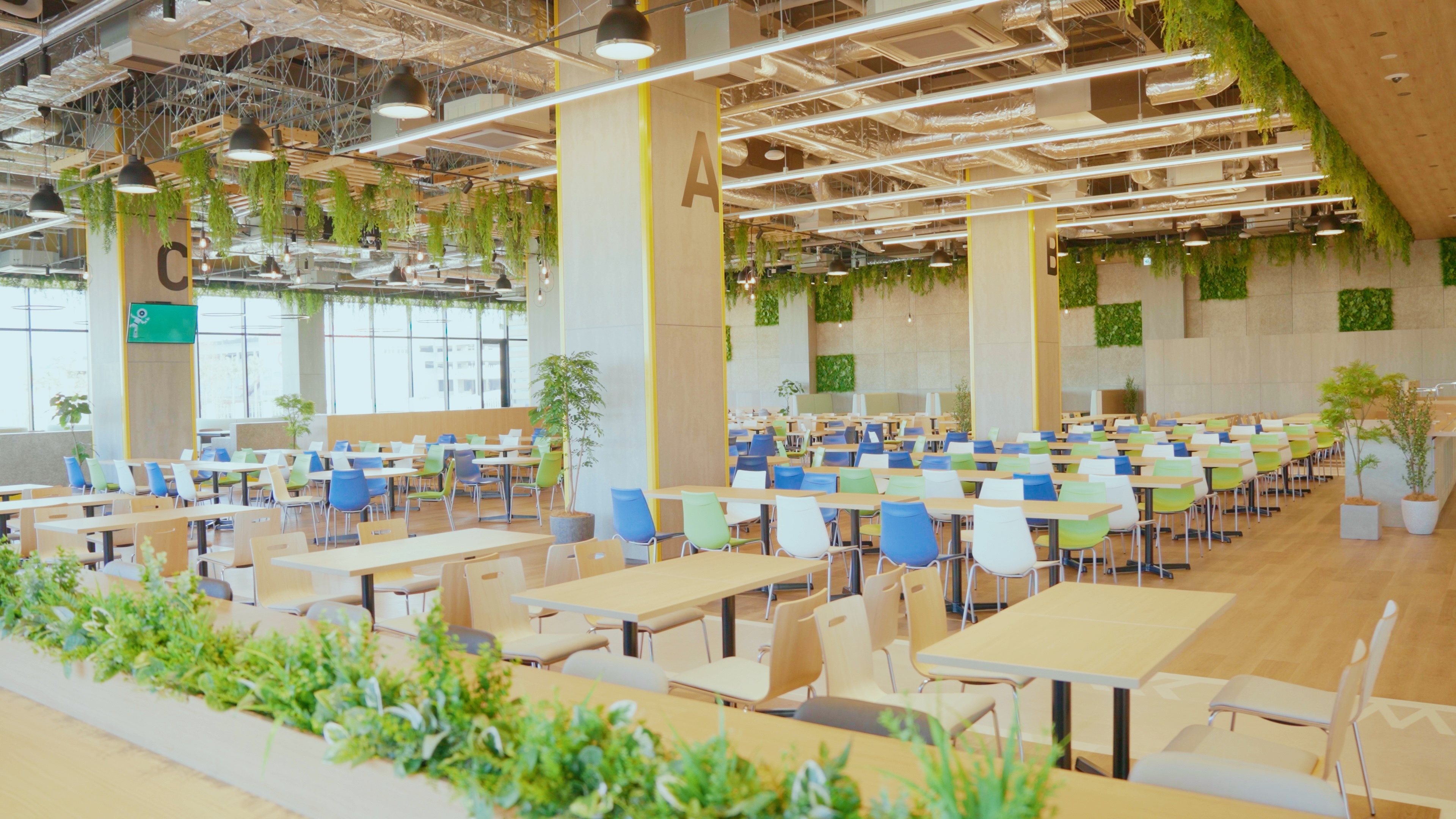 カフェレストラン、ワークスペースとして活用する。